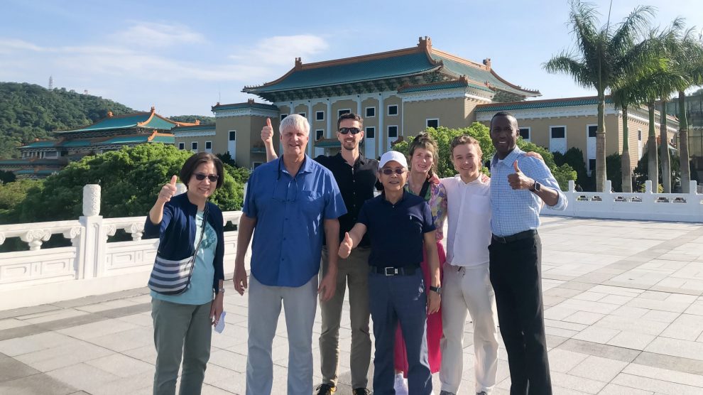 taiwan group in front of taiwan palace museum with Mr. Joe and Li Mei